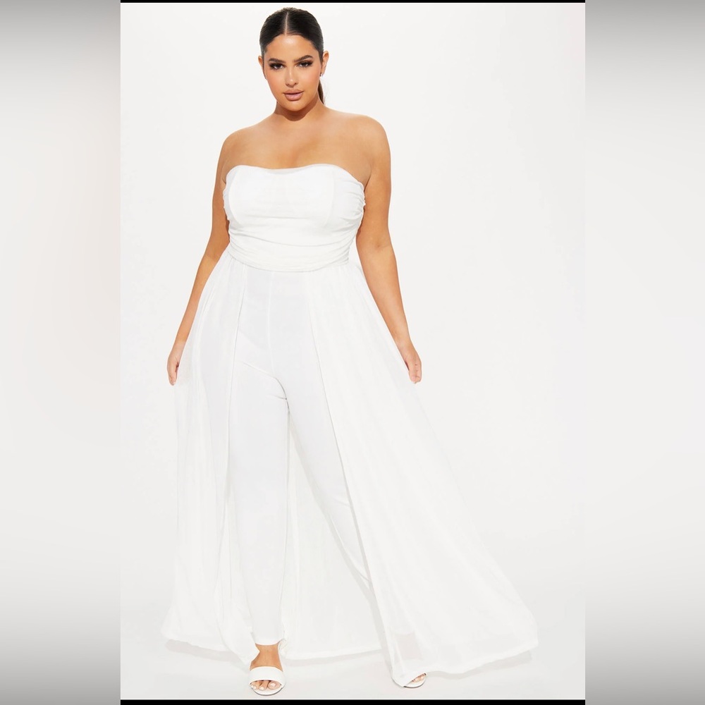 White jumpsuit, brand new with tags, never worn